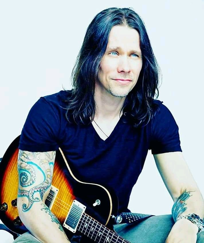 AB_ArmyChile's tweet photo. The amazing @MylesKennedy Great shot! I cant wait for october to listen the whole album #WalkTheSky #ABNation #ABFam @alterbridge Β©Owner https://t.co/zrGsPNso4K