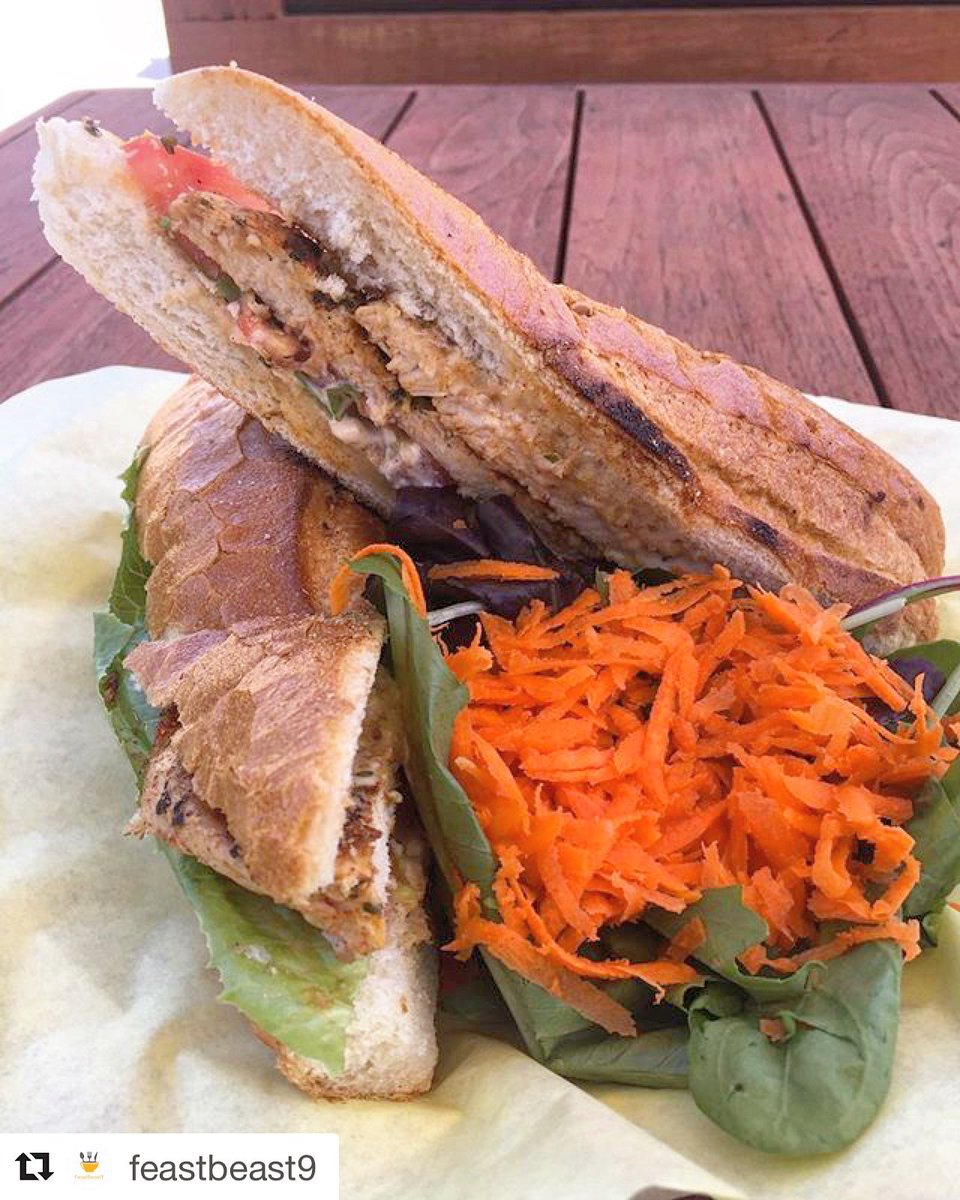 TGIF ON OUR WAY TO LUNCH
🚚📍11-2PM in CULVER CITY at 3535 Hayden Ave
.
.
Its the end of the week and the start of a long holiday weekend meet us for a delicious Argentine meal!