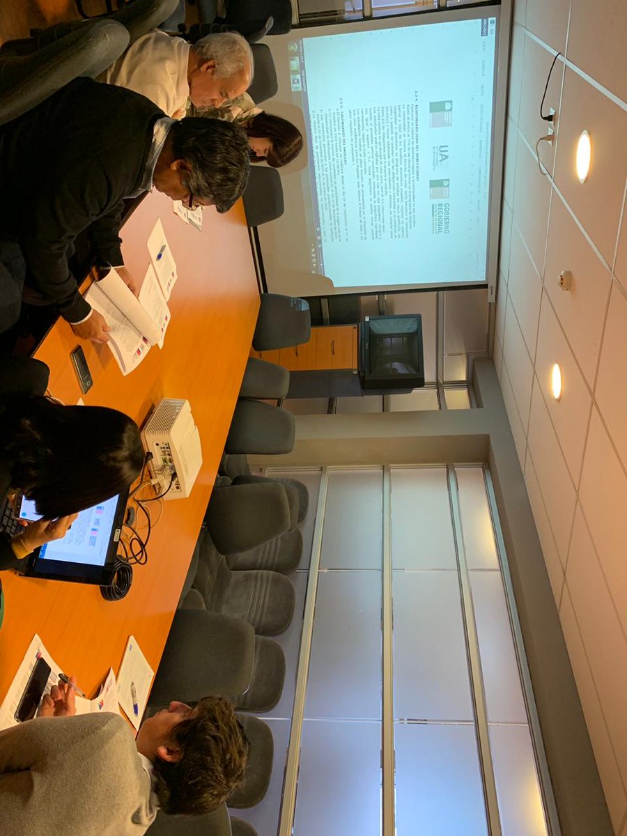 CpdaUa's tweet photo. Ayer jueves 29 de agosto, se desarrolla la Primera Reunión del Comite de Selección Estudiantil, analizando bases y formulario de postulación para Magister en Gestión de Innovación y Transferencia Tecnológica que impartira la UA por medio del CPDA-UA, con fondos CONICYT y del GORE https://t.co/AMCiSWk5CI