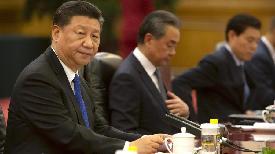 LaStampa's tweet photo. La Cina espelle un giornalista del Wall Street Journal per un articolo sul cugino di Xi Jinping https://t.co/YmDNmLY1cd https://t.co/OuYlACQnTJ