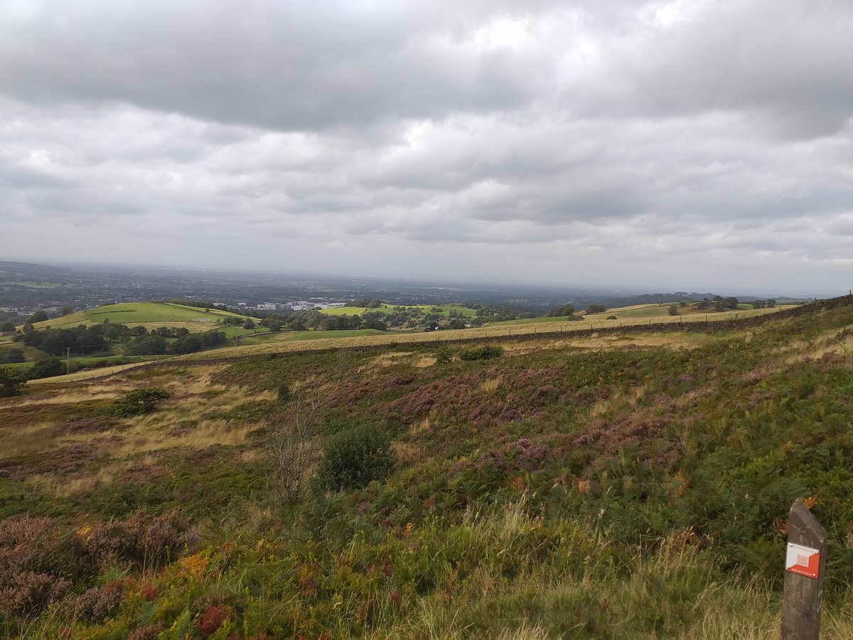 emmamartin349's tweet photo. A walk after work to blow the cobwebs out. So lucky to live in this part of the world.#NursesActive https://t.co/sGPrYseJvj