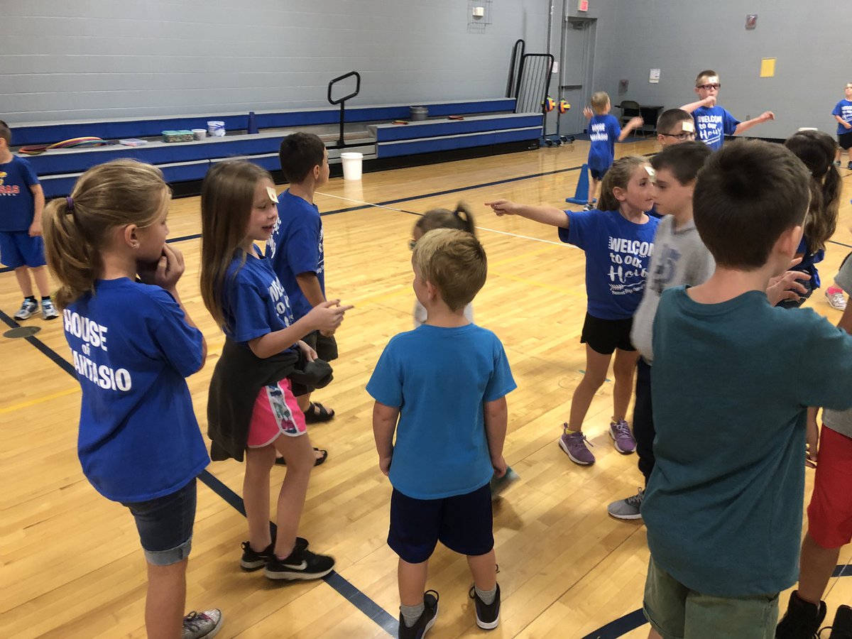 MrsAmyMartin1's tweet image. 1st House meeting. Lesson today on the Growth Mindset #Phantasio #housemeeting @USD449