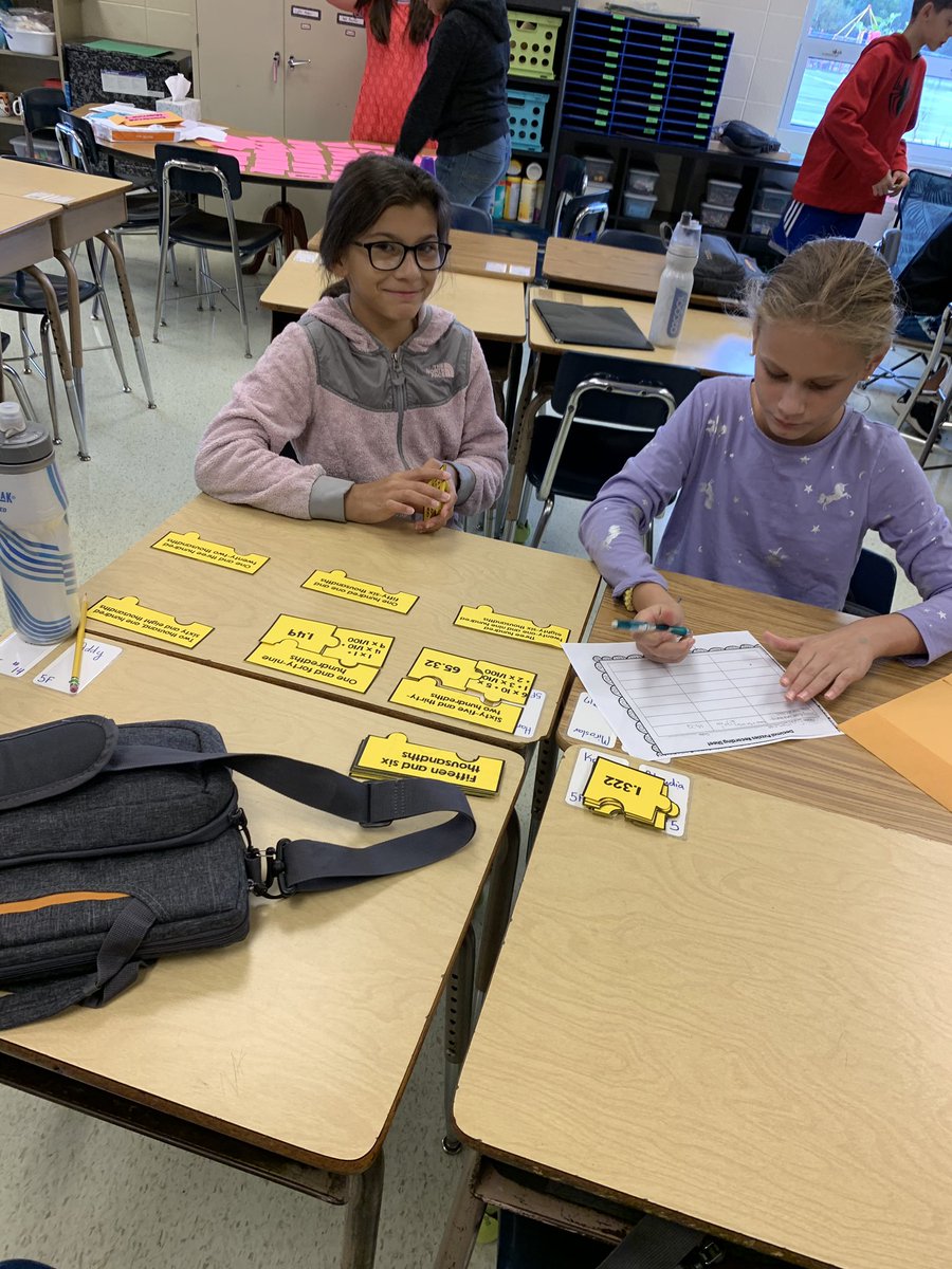 miss_grade's tweet photo. 5F and 5E practicing our center rotations and games on this fantastic Friday!  #OakRidgeMustangs #5Emath #5Fmath https://t.co/tbMgr4Lhgi