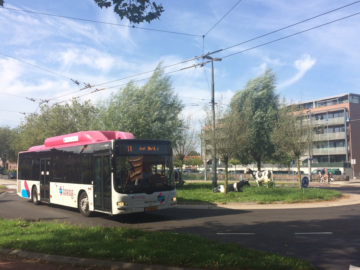 HPMaarseveen's tweet photo. Ook terug v #reces in #Arnhem @malburgenpuntnl starten weer de #wijkplatforms & #wijkbeheergroepen met ruim 65 inwoners(!) structureel meedenken, praten&beslissen over je #wijk #leefomgeving incl directe invloed op besteding wijkbudget, procesbegeleiding: #opbouwwerk @Rijnstad https://t.co/Tl4Nsdnjid