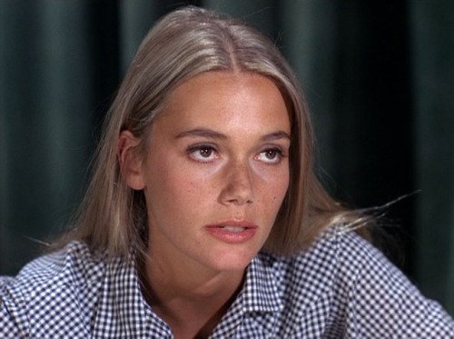 SilverAgeTV's tweet image. Remembering #PeggyLipton (RIP), best known role as flower child Julie Barnes in the ABC counterculture crime drama #TheModSquad, btd 1946.