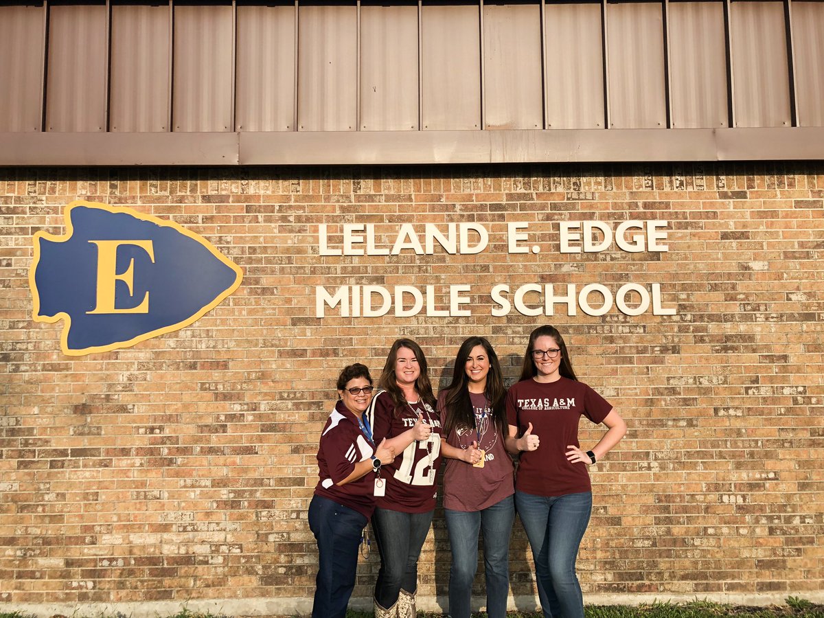 DeanofEMS's tweet photo. Happy National College Colors Day from the Aggie Teachers @EMSBraves @communityisd! Thanks &amp; Gig Em 👍🏼👍🏼#12thMan #CollegeColorsDay #WeAreBraves #CISDShowYourColors https://t.co/A1y4RaJdOL