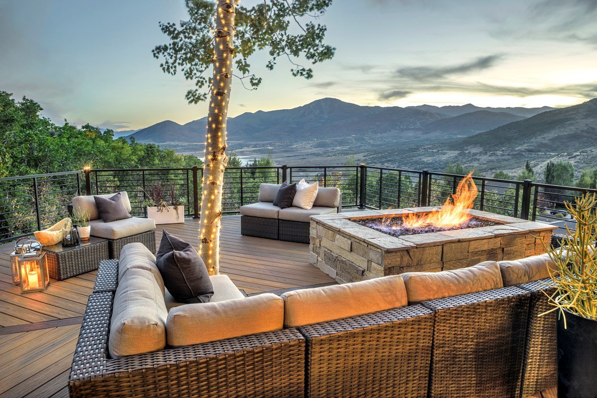 Trex_Company's tweet photo. The Top Trends for 2019 are in. Check out our list here: https://t.co/Tot107ucRu
#outdoorlivng #trexdecking #trextranscend #trexoutdoorlighting #sustainableliving #rainescape #diy #smarthome #outdoortrends #backyardinspo https://t.co/FM0xahOFIt