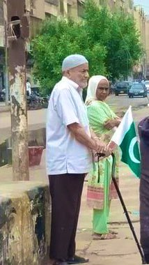 NadiaBaluch's tweet photo. Pic Of The Day
#KashmirHour #KashmirBanayGaPakistan #KashmirWantsFreedom #savekashmirefrommodi #SaveKashmir #KashmirProtests https://t.co/s8R9KRnbqp