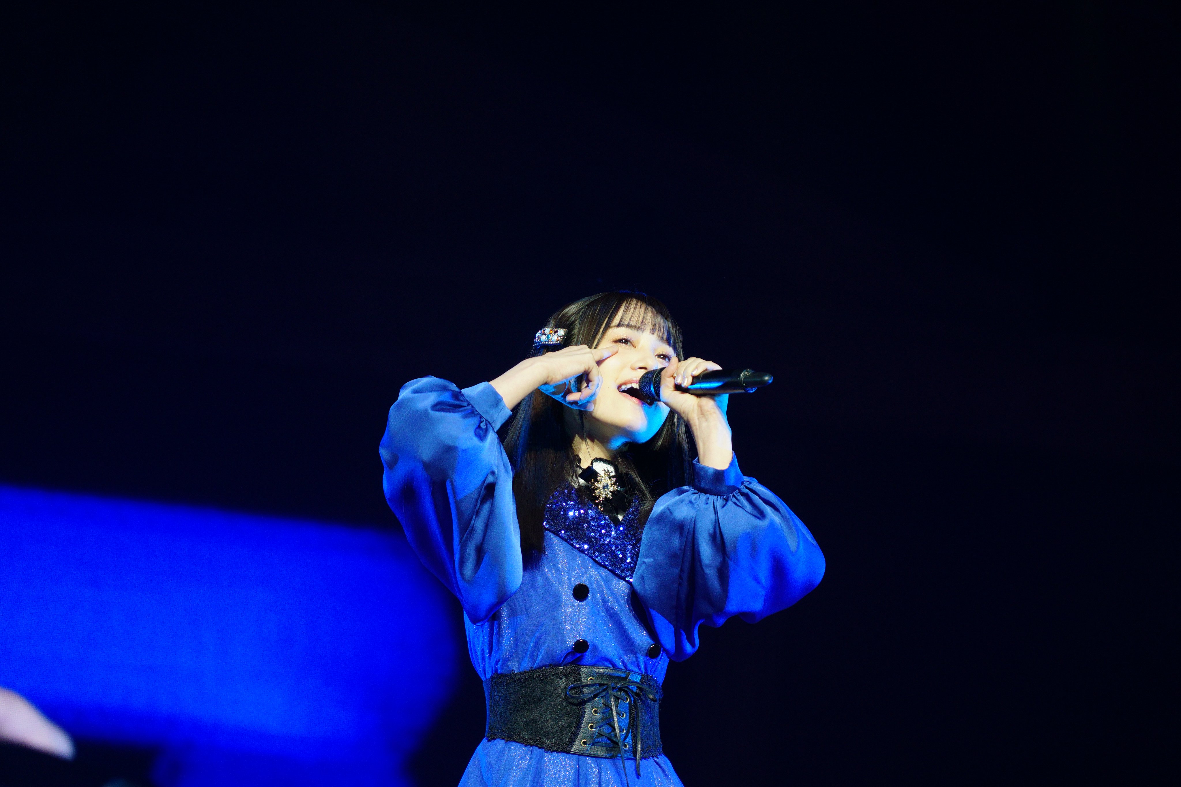日本コロムビア アニメ部 アニサマ19 Day1 伊藤美来ちゃんの Shocking Blue はソロのトップバッター そして 閃きハートビート では上野さん Cv 芹澤優 とfhana佐藤純一さんとのコラボだったナリ 会場を青色と黄色に染めて応援してくれたみんな