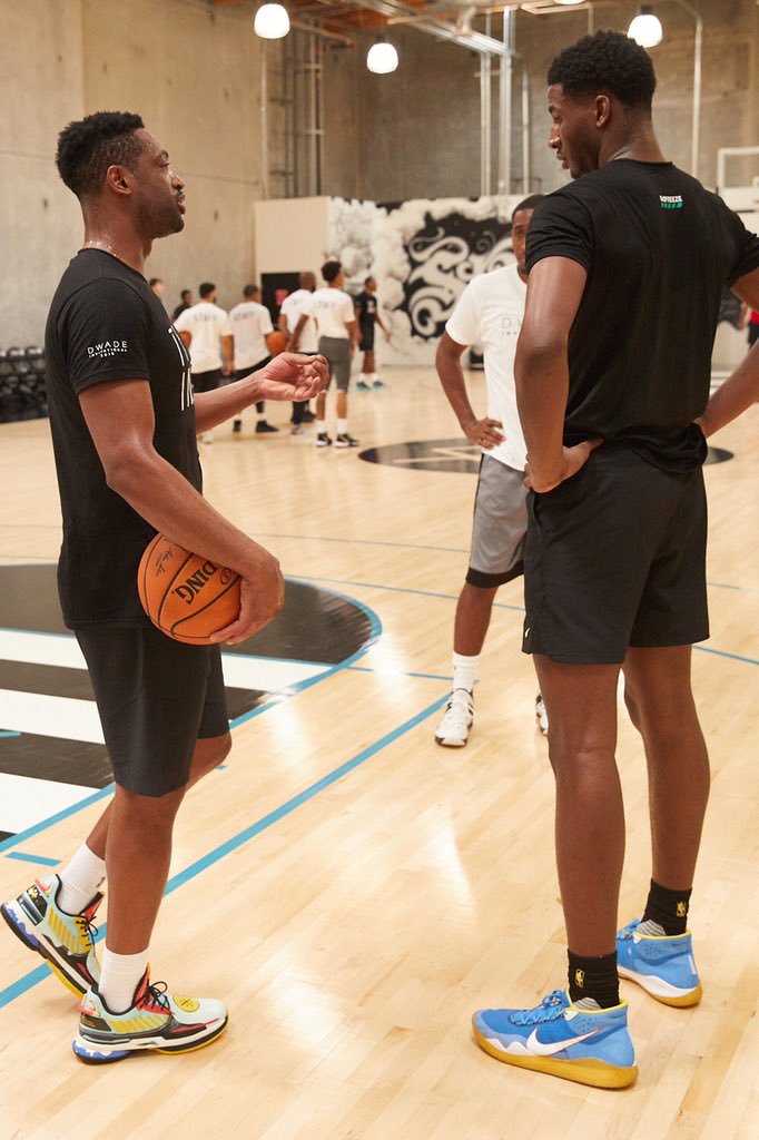 MajinApe's tweet image. We don't mention enough how @dwyanewade could just relax w/ being a top 3 all-time SG, yet he's ALWAYS working out &amp;amp; mentoring the next gen of players. Former hoopers stay taking shots at the younger ones, yet he's consistently pushing em to better than even him #flashMentality