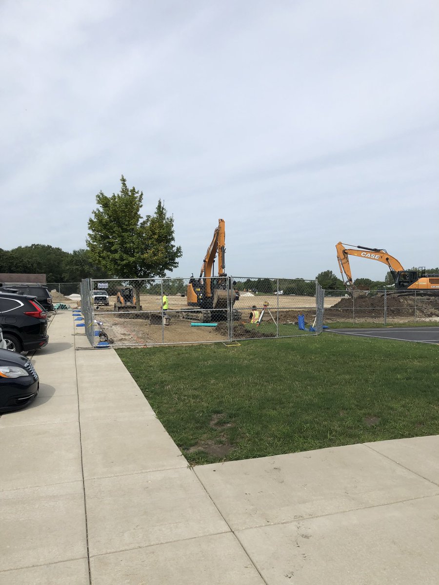 PatrickBroncato's tweet photo. Construction continues at the @JeffersonJH68 Track and Field! @Woodridge68 https://t.co/W0JV5tcF2M