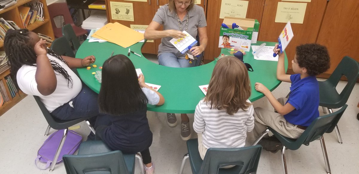 HunterLarnitha's tweet photo. Small math groups? Yes, setting expectations and learning to follow the class schedule already! #supercalifragilisticexpialidociousschoolyear https://t.co/hBt0WtnVCy