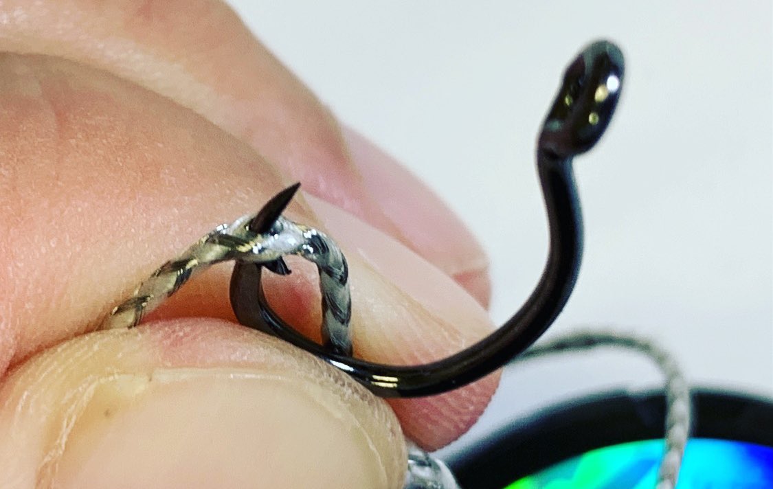 hitenausa's tweet photo. This is how our tooth-proof leader, Devil Line works. TRULY knottable, no kink, no memory and super abrasion resistance - an innovation in tooth-proof leader #pike #muskie https://t.co/cPsKKrJqXi https://t.co/R5KSFJHsqa