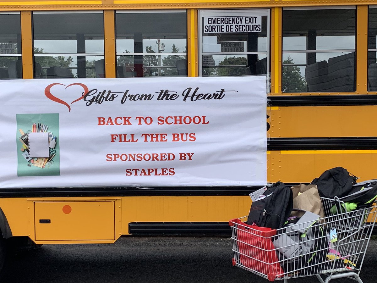 CornwallHeath's tweet image. From No Frills to Staples to stuff a bus 🚌 for back to school supplies with @RobMitchellMLA organized by Gifts From The Heart. Great to see the volunteers and Corporate Citizens working for a great cause! @LiberalCaucusPE @PEILiberalParty