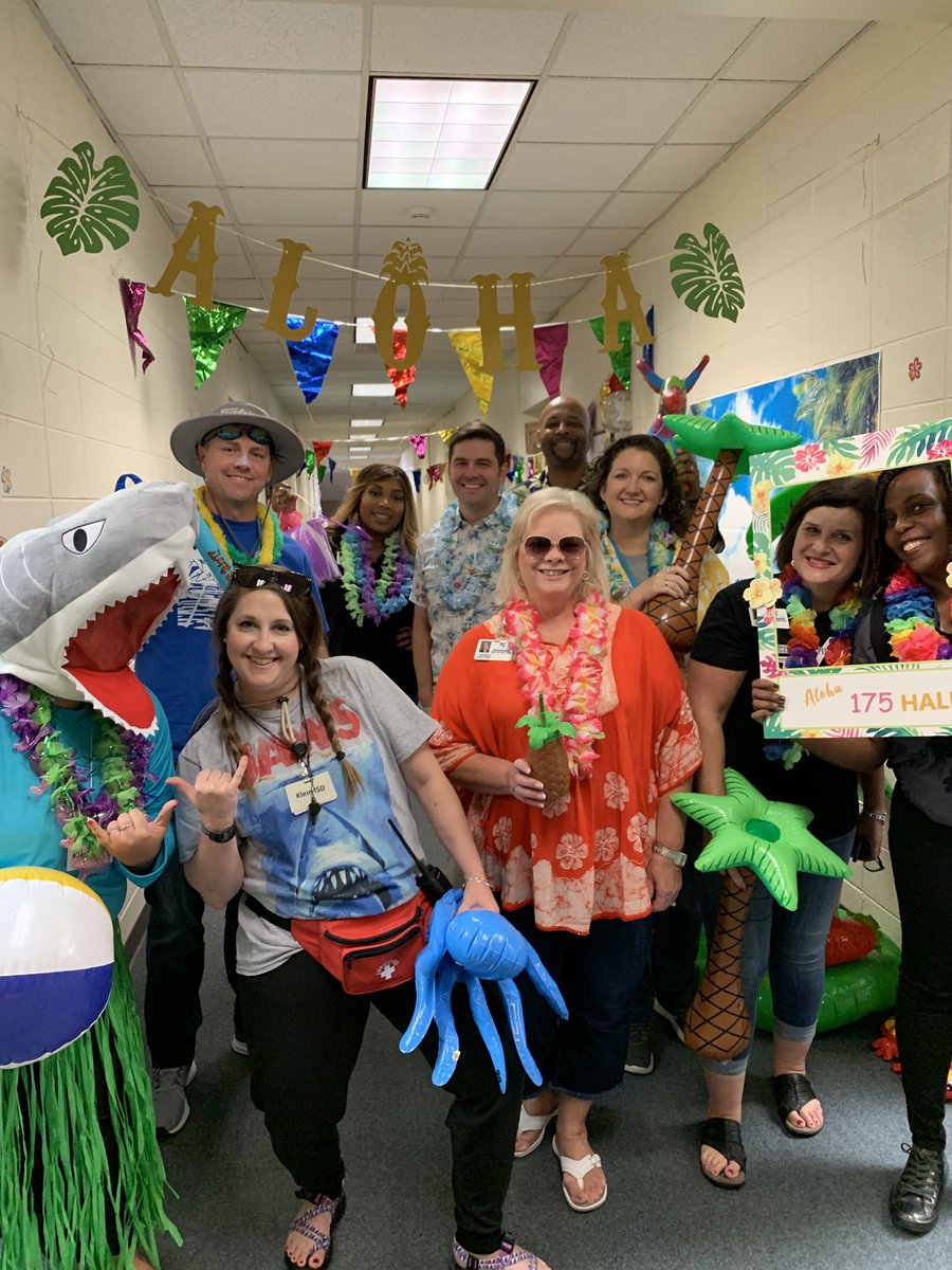 Our <a href="/KleinOak/">Klein Oak HS</a> admin team is #KObeach2019 ready 😁.