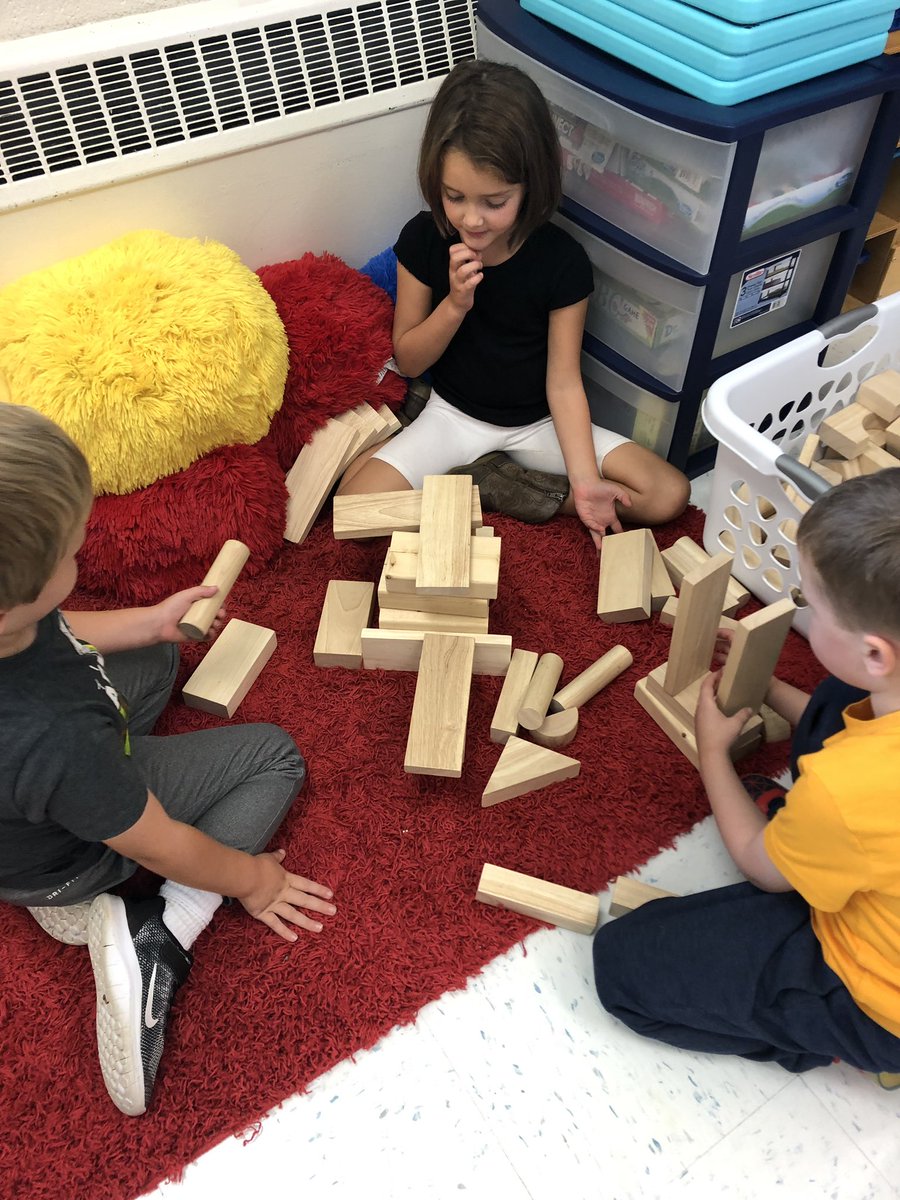 PNabywaniec's tweet photo. We are hard at work in Room 221 focusing on our Portrait of a Graduate skills. These friends are collaborating to construct a masterpiece. #falconsreturn #falconssoar @fairviewesfcps https://t.co/tNBKWlnV6B