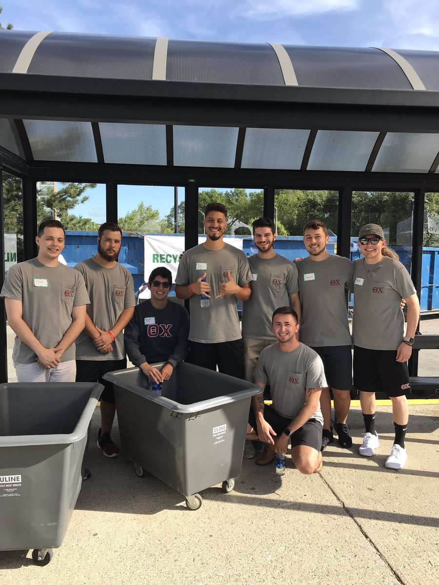 thetachiOU's tweet photo. It’s move-in season! The brothers of Theta Chi would like to remind all incoming Freshman to look for a Theta Chi to avoid those long elevator lines! We would be happy to hike up your belongings via the stairs. Remember: find a Theta Chi to skip the line! #RushThetaChi #ThisIsOU https://t.co/dYOjeYeoVR