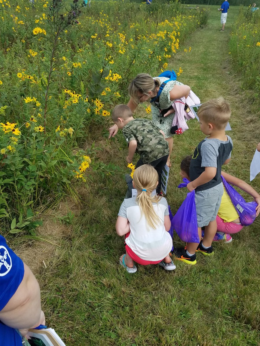 WCSD_Raiders's tweet photo. What a great Pollinator Day at Mary Welsh Elementary!! Thanks to @Bayer Williamsburg site for putting on an amazing day! https://t.co/JRM8R6ztxj