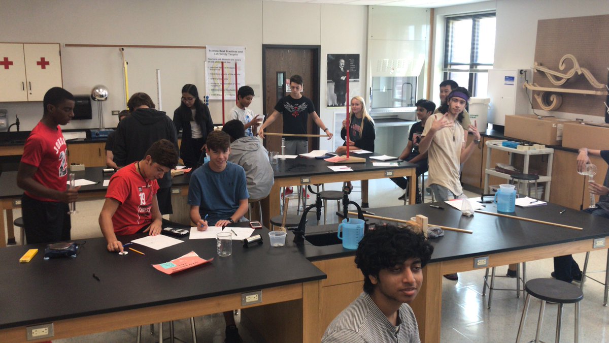 PhysicsEaton's tweet photo. @RHSFrisco @ScienceReedy AP Physics 2 students learning what floats their boat (buoyant force lab)!! #RHSRoar https://t.co/zlk9oZhZWU