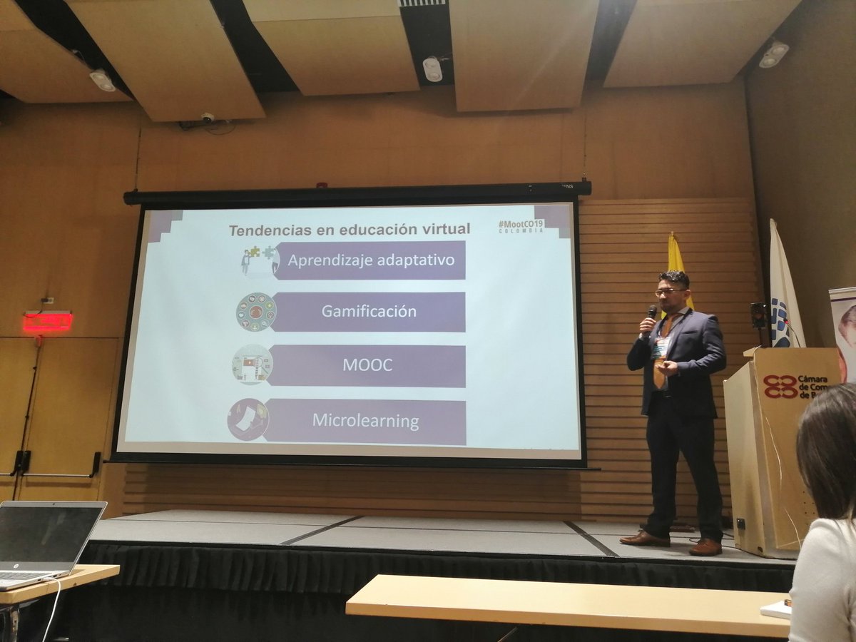 lawangarita's tweet photo. #MootCO19 Microlearning en redes sociales con Moodle @moodlemootco https://t.co/RkgL8qlNzJ