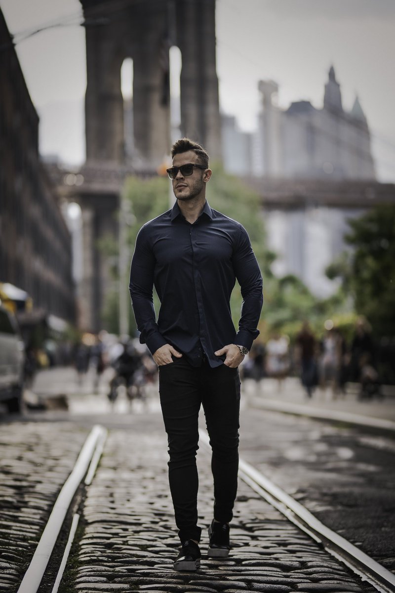The concrete jungle is calling… 

James 04 / Bogosse.com

#Bogosse #NYC #menswear #mensfashion #dressshirt #fashion