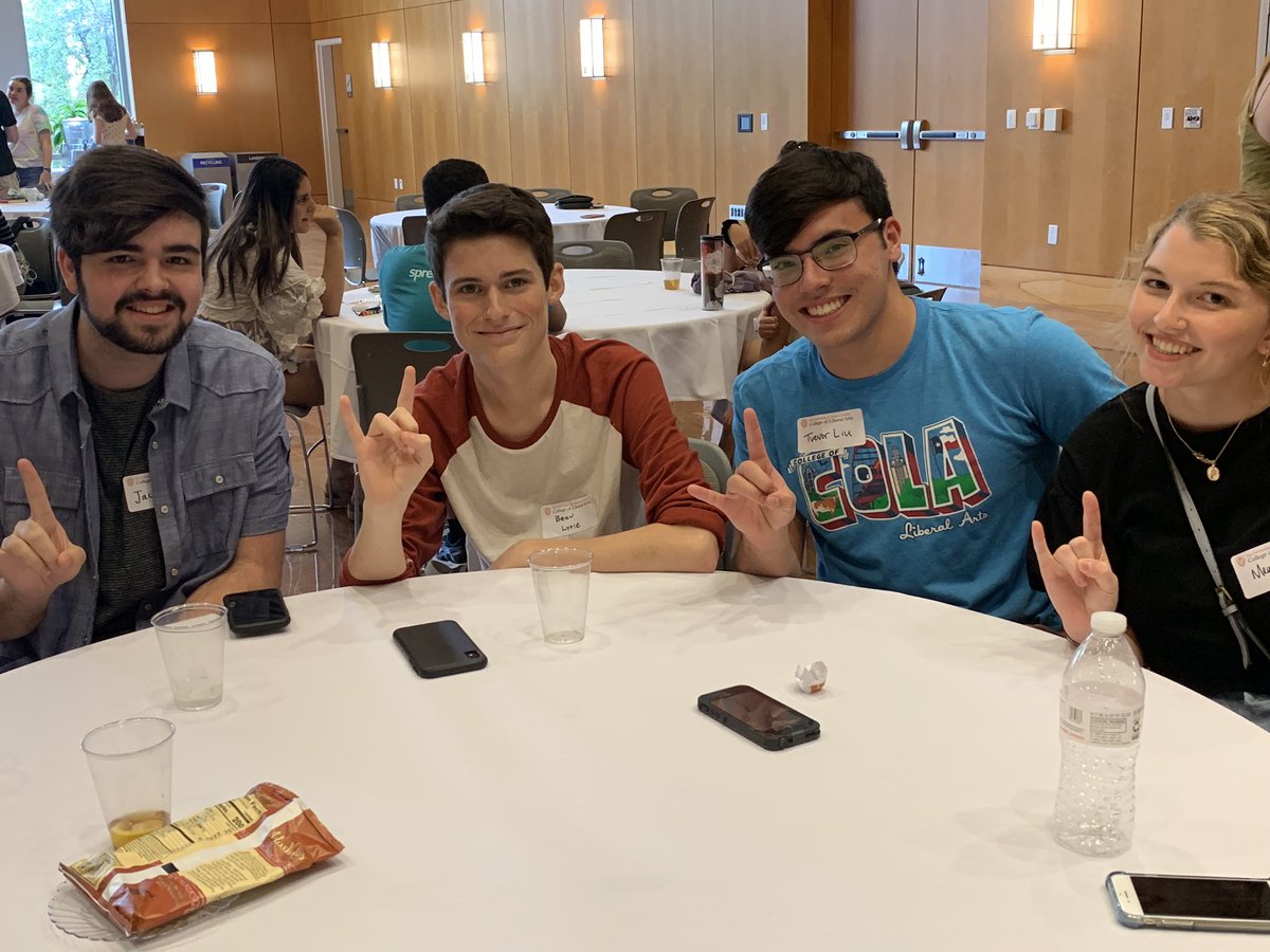 lahonorsut's tweet photo. Happy first week of school LAHers! We had a great time meeting the incoming freshman and reuniting with returning students at the LAH Luncheon. We wish you a wonderful rest of the year! #HookEm 🤘🏽🤠 https://t.co/eJvQeHBW9t
