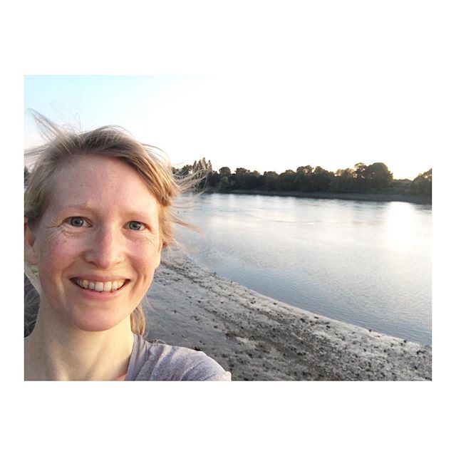 Leonora_O's tweet photo. Ahhh late summer runs by the river. Honestly, my evening escape hour is the only thing making me smile at the moment. It’s really good for working out the frustrations of writer’s block and political skullduggery 💀💀💀 #labanlines #embodiedpractice #thesispurgatory #fuckyouboris https://t.co/fJHhampkE2