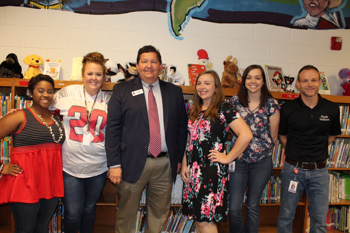 PESTrailblazers's tweet photo. Our 2nd graders enjoyed learning about the government today with a visit from Dallas Mayor Boyd Austin. @CityofDallasGA @pauldingboe https://t.co/4aKaPWQt4F