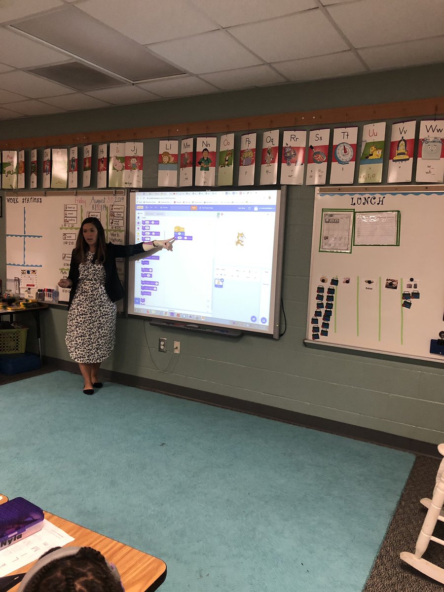 sandy_shuman's tweet image. Our first coding day with our new Code to the Future coach! @SEstarsR2 #codetothefuture #firstgraderocks