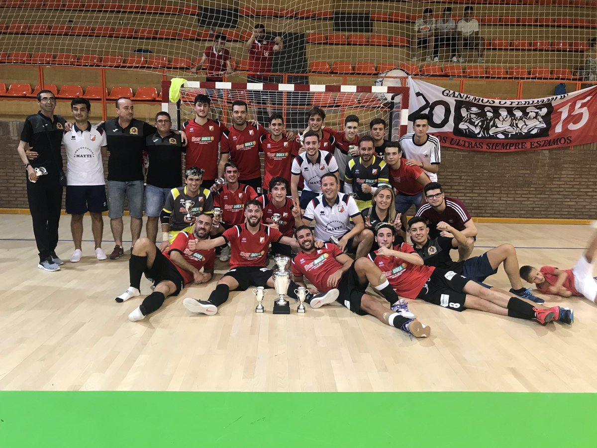 ADMadroneraFS's tweet photo. 🏆 SUPERCAMPEONES DE EXTREMADURA 🏆 https://t.co/RTmcQjTm3d