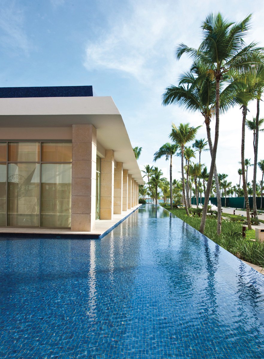 Your happiness will be as infinite as this pool. Have a swim and start with the experience.
👉brclo.com/2LZzdQy
#BarceloMoments #BarceloBavaroGrandResort #DominicanRepublic