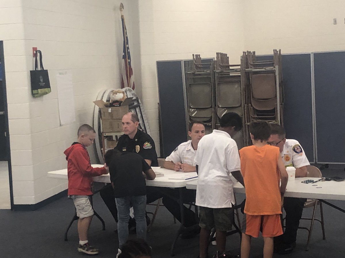 ESLisfun2day's tweet photo. @Fairborn4th5th @RIFGivingPage  what an amazing day giving books out to every student in our school! https://t.co/hfjcjXejPd