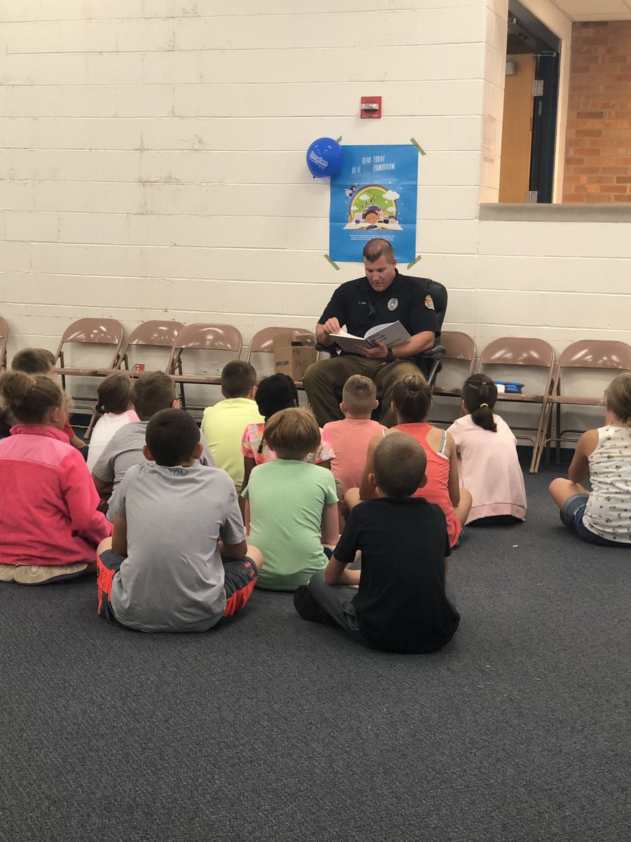 ESLisfun2day's tweet photo. @Fairborn4th5th @RIFGivingPage  what an amazing day giving books out to every student in our school! https://t.co/kuMFrRjRl1