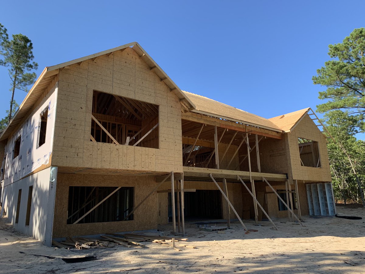 MastersPropInc's tweet image. It’s a good Friday in the Pines! How can you not love these 2 dream homes that are coming together so nicely. 😍 #MastersQuality