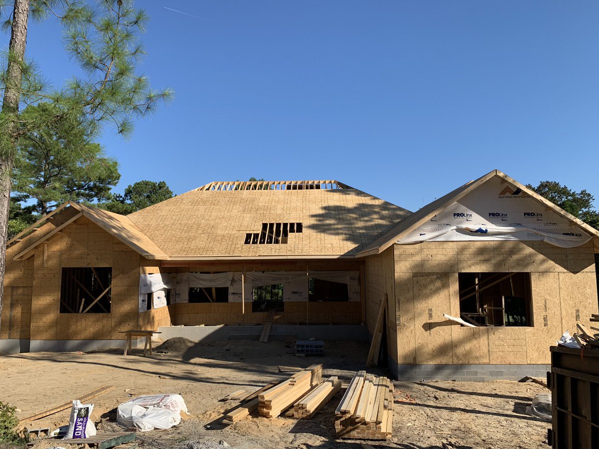 MastersPropInc's tweet image. It’s a good Friday in the Pines! How can you not love these 2 dream homes that are coming together so nicely. 😍 #MastersQuality