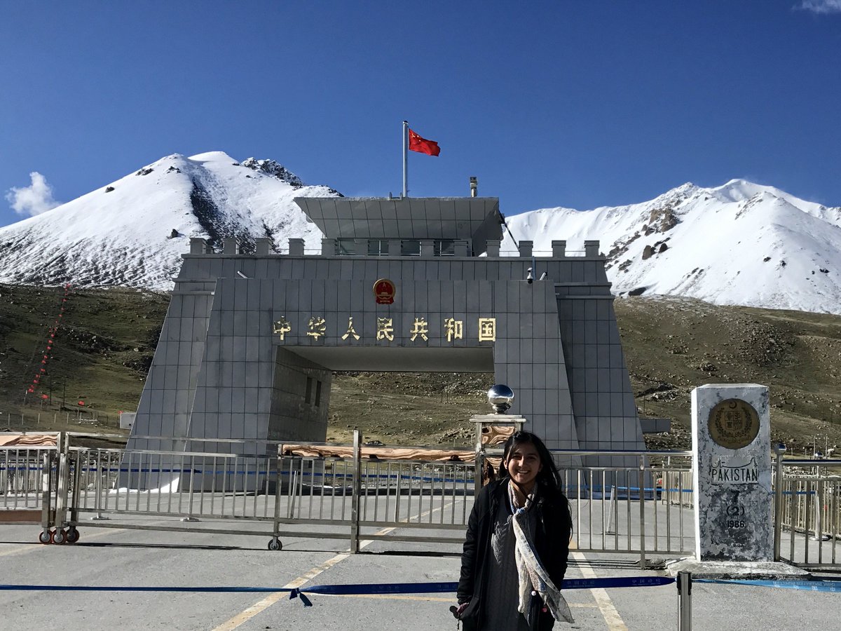 We're kicking off the weekend by dreaming about this past summer. OHC student Sanaa Alam had a busy #OgdenSummer! She traveled to Honduras to help implement sustainable health systems, Pakistan to visit family (first time back in 7 years) &amp; traveled to Oxford with #OgdeninOxford.