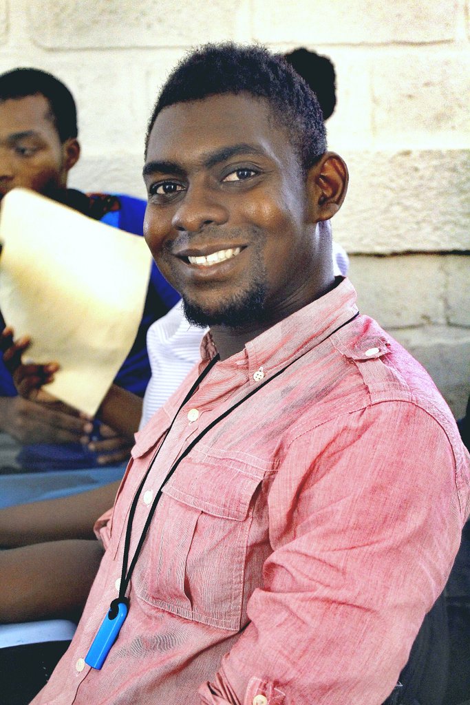 raphelbelizaire's tweet photo. ��� @Shellti20.. Ateliers Spécialisés sur les technologies émergentes. #ESIH @isoc_haiti @transversalht Un travail de collaboration, pour un aboutissement inouï. Les jeunes doivent s'impliquer davantage.. #IoT #Internet https://t.co/Gxx8X0bMAp