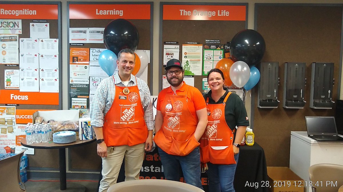 bcarrDRF's tweet photo. Had a great time celebrating with the Firestone store for being the top performing store for water heaters for Quarter 2!!! @EricCampbellDSM @mlapp0702 @ErinTHD1552 @DRFTPS https://t.co/36Inpx3SFI