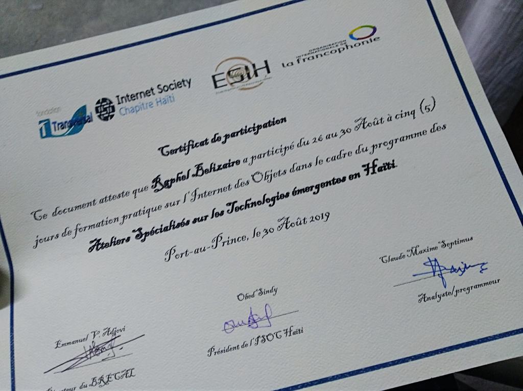 raphelbelizaire's tweet photo. ��� @Shellti20.. Ateliers Spécialisés sur les technologies émergentes. #ESIH @isoc_haiti @transversalht Un travail de collaboration, pour un aboutissement inouï. Les jeunes doivent s'impliquer davantage.. #IoT #Internet https://t.co/Gxx8X0bMAp