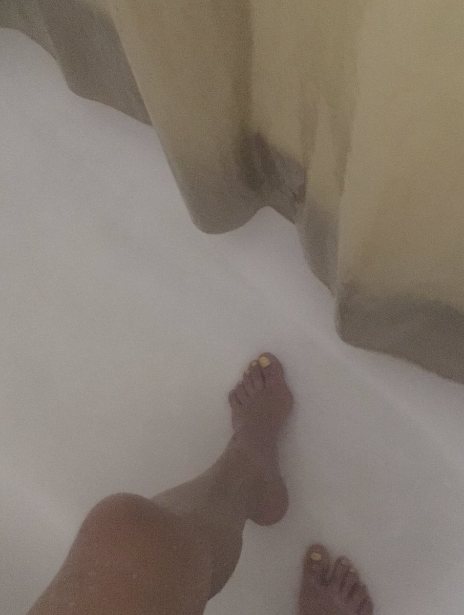 spoiledesiree's tweet photo. Finally feeling better 💛 #findom #footfetısh https://t.co/hE2OXHsv64