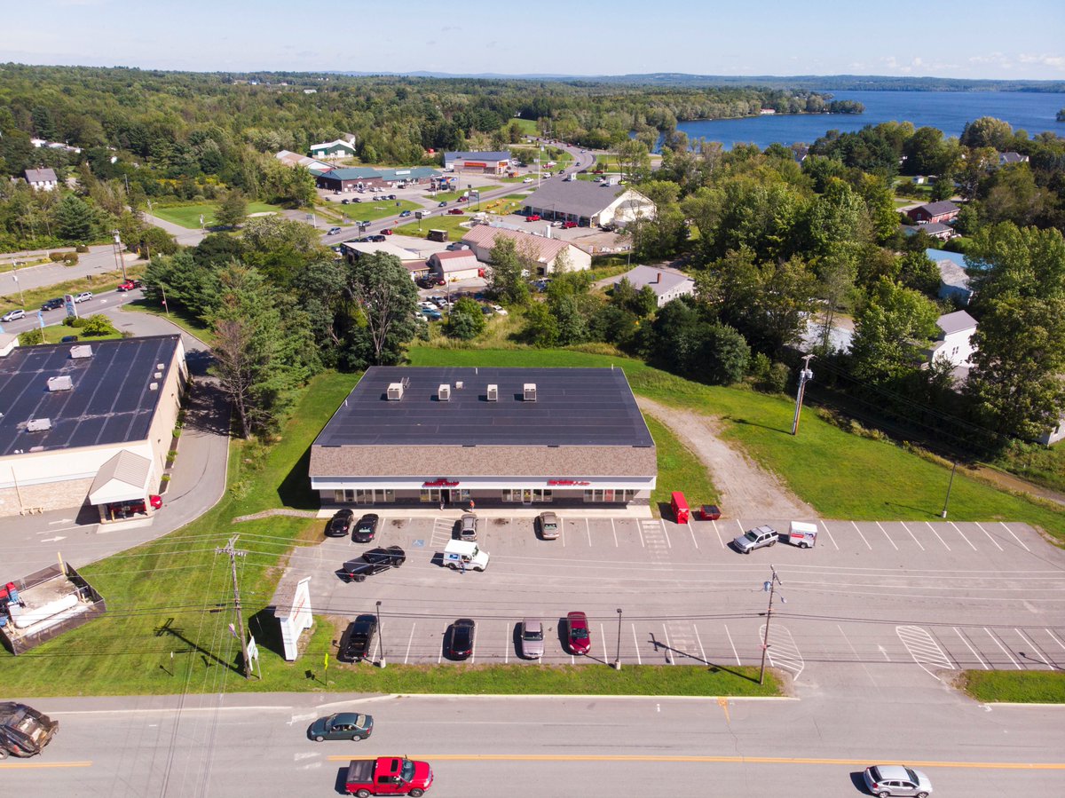 66 Main Street, Newport, ME

Current availability is 3,000 +/- SF

Minutes from Exit 157 off I-95. Directly across from KeyBank. Large pylon and building visibility.  
#commercialrealestate #CRE  #commercialrealestatebroker #leasing #office #officespace #redevelopment #realestate
