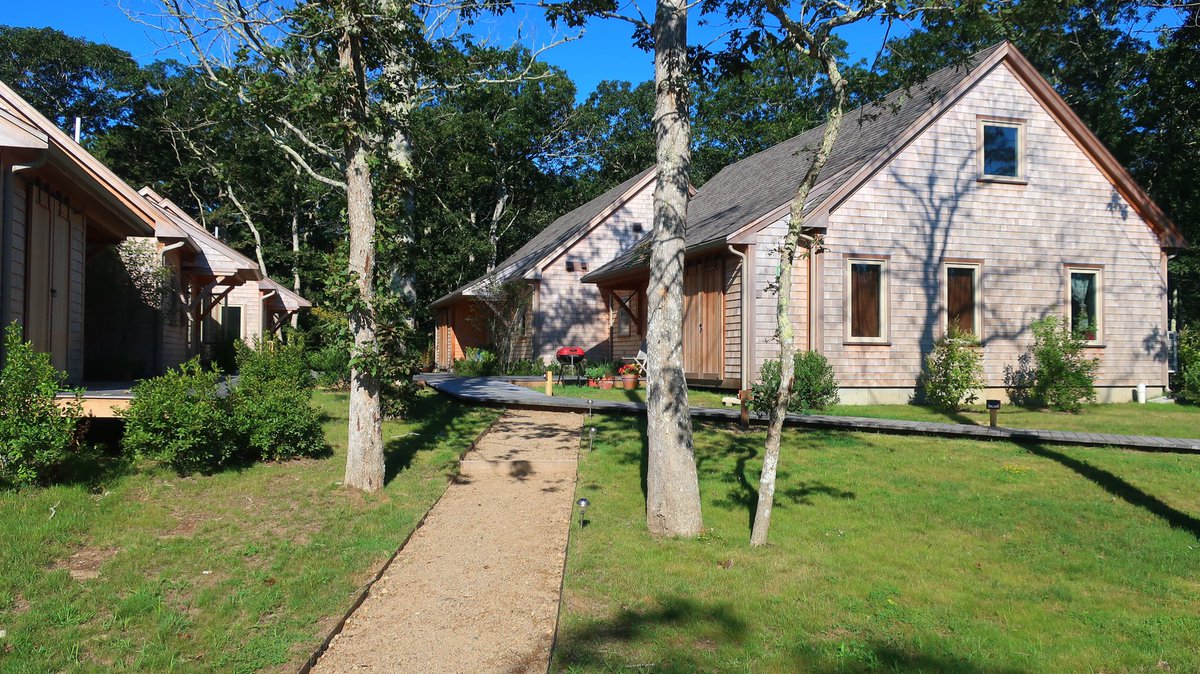 DAB455's tweet image. Always great to visit MV + as @masscdcs policy wonk, it’s gratifying to see the fruits of the work @IslandHousing is doing on the ground, bldg partnerships to provide environmentally &amp;amp; economically sustainable housing to meet the needs of working families.  #cdcswork. Thanks!