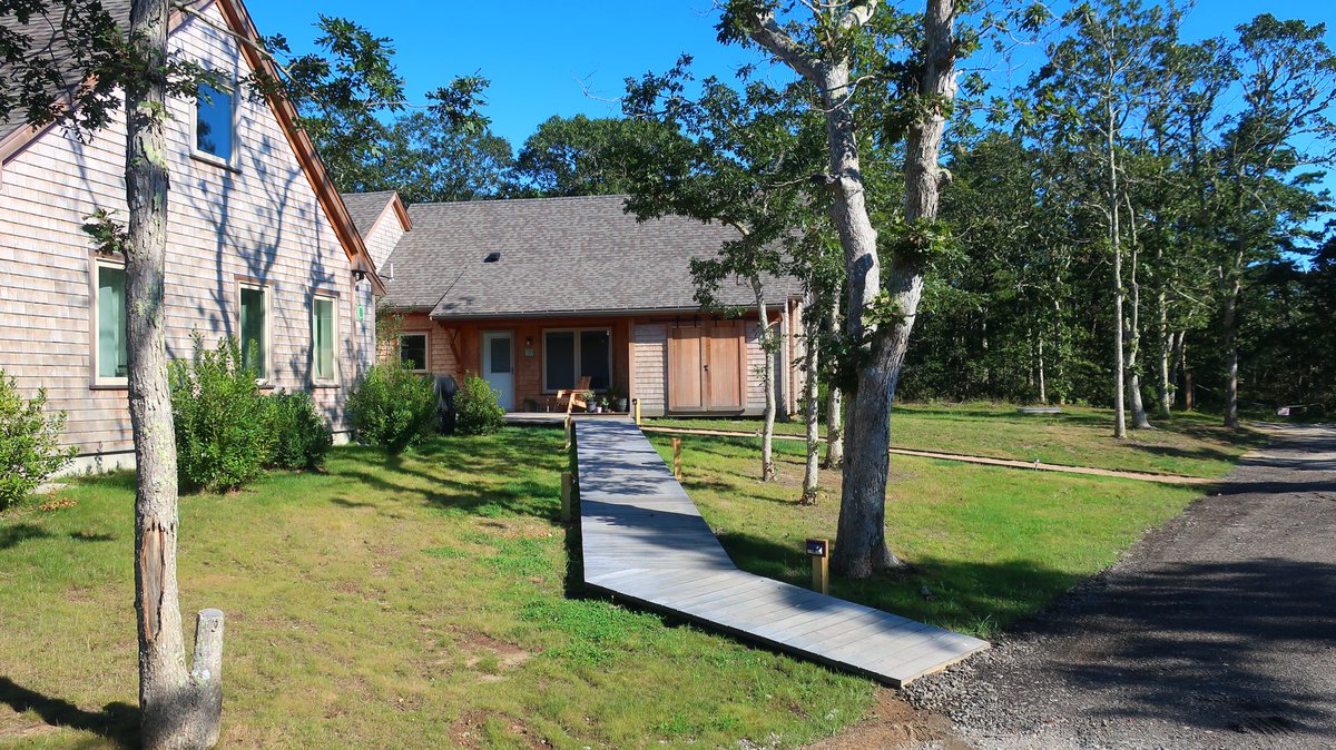 DAB455's tweet image. Always great to visit MV + as @masscdcs policy wonk, it’s gratifying to see the fruits of the work @IslandHousing is doing on the ground, bldg partnerships to provide environmentally &amp;amp; economically sustainable housing to meet the needs of working families.  #cdcswork. Thanks!