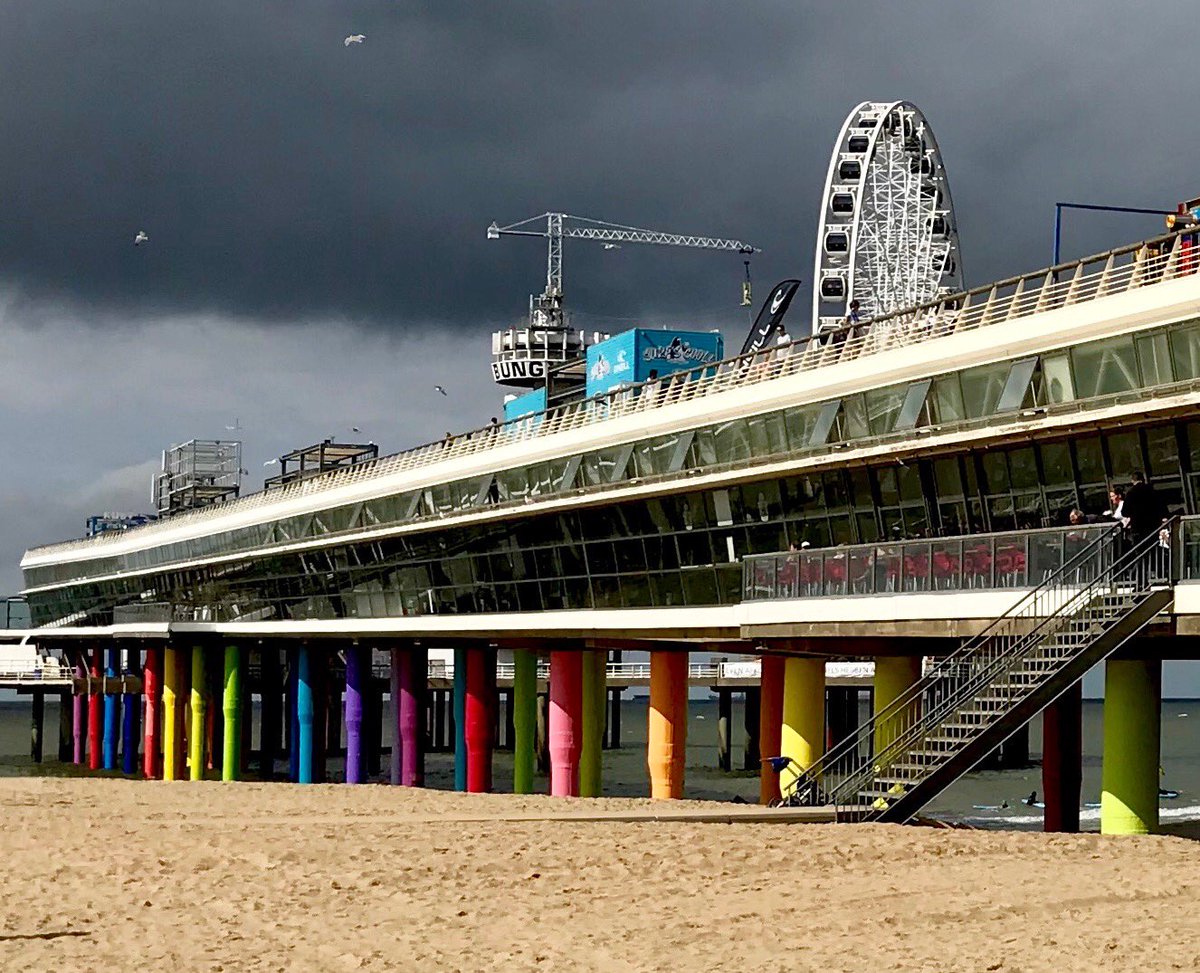 FredvanderKloor's tweet photo. Pier #Scheveningen #snapescape #netherlands #northsea https://t.co/Y0jocv3EpY