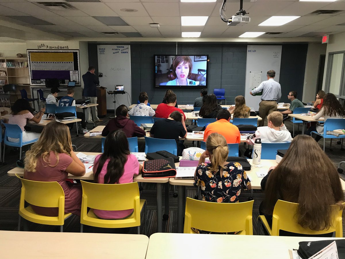 ConstitutingUSA's tweet image. Wrapping up the week before #LaborDay with the fabulous students &amp;amp; teachers at Jefferson Middle School-Oak Ridge, TN talking about the #Constitution w/our founder &amp;amp; CoPresident Actress @JanineTurner  #ORSRocks @ORSchools @JMS_Eagles Book Your School: ConstitutingAmerica@yahoo.com