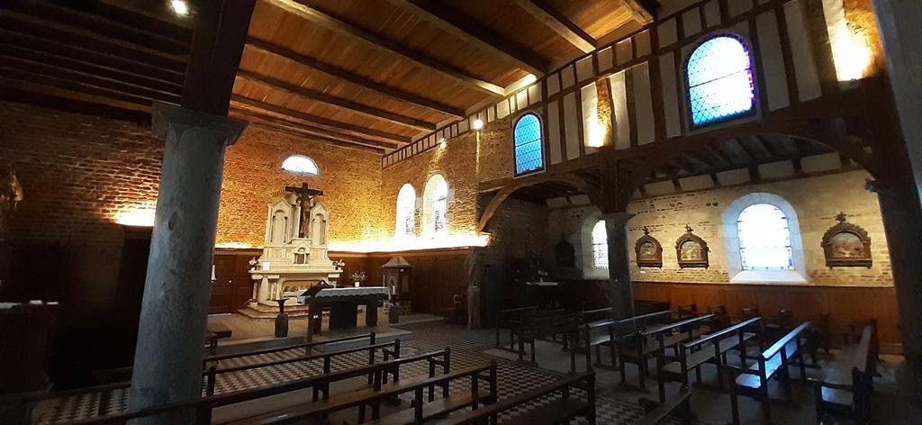 AWeberGuillouet's tweet photo. Aux confins du territoire de #l'#Aisne et des #Ardennes. Ici aussi, Enedis relie et alimente les territoires au réseau électrique. Magnifique église fortifiée de #Parfondeval. https://t.co/r0HvN3rHgV