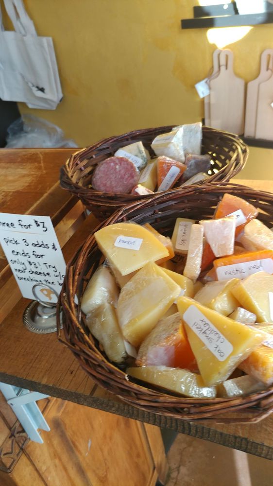 <a href="/venissimocheese/">Venissimo Cheese</a> 🧀<a href="/ExploreNP/">Explore North Park</a> and <a href="/Liberty_Station/">Liberty Station</a> get your fix! #cheese 🧀 pick up a tray for a get-together or a few wedges for your family! #bitesandiegofoodtours #bitesd #happychomping 📸: yelp