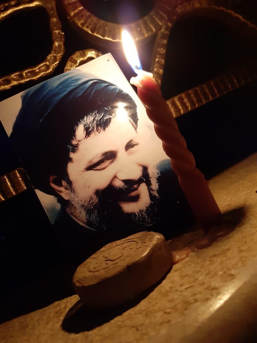 بين ترانيم الكنائس وأذان المساجد
نسمع صوت الإمام
نسمع صوت الأمان

#أمل_إرثها_في_ثورتك