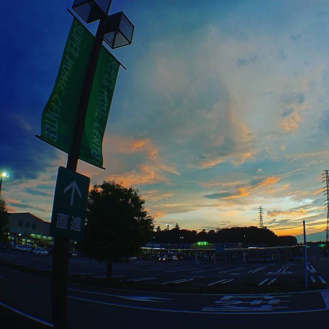 CoRedBrown1's tweet photo. #sunset #art #artist #design #music #coredbrown #rockband #rocknroll #rocklovers #soundcave #japaneserock #records #artwork #creative #fashion #musiclovers #gretsch #warwick #ludwig #guitar #drums #fumito #tetsuya #yagico #gibson #martin #tokyo #nature… https://t.co/mkvyv1oUIP https://t.co/d6ILQwCjzX