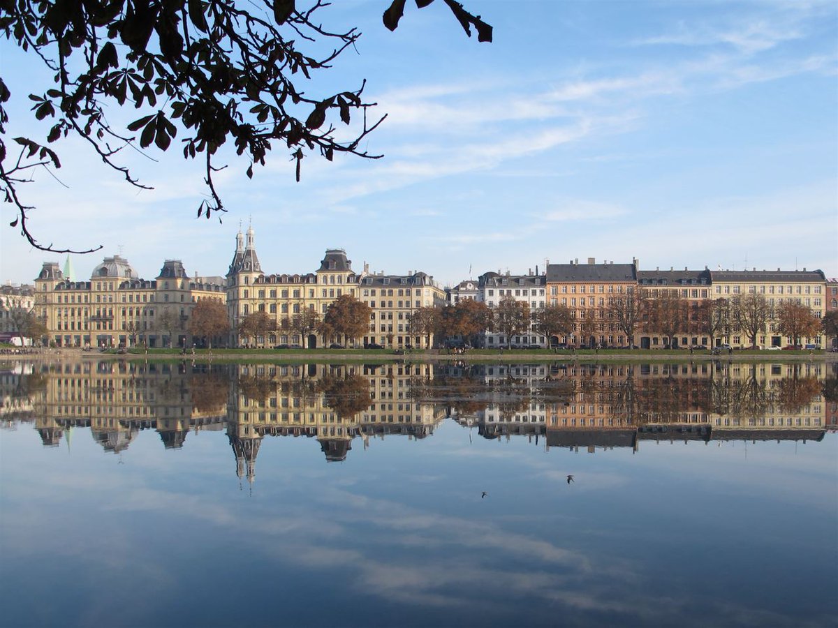 Godt nyt: et medie vil gerne publicere et debatindlæg fra Red Byens Træer.

Dårligt nyt: kun på betingelse af, at de får lov til at ændre budskabet.

Godt nyt: alle kan hermed læse det gratis. 

Med kurs mod katastrofen. #byplanlægning #kbhpol redbyenstraeer.blogspot.com/2019/08/med-ku…
